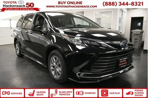 2024 Toyota Sienna XLE 8 Passenger