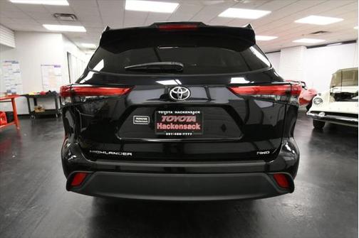 2022 Toyota Highlander L