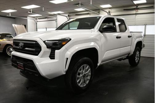 2025 Toyota Tacoma SR