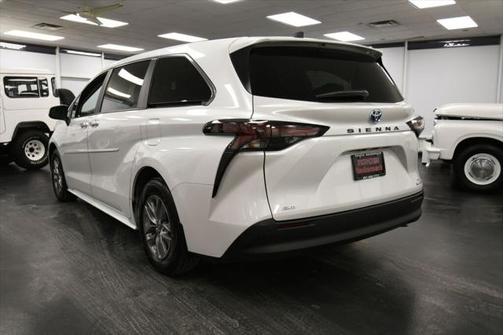 2024 Toyota Sienna XLE 7 Passenger