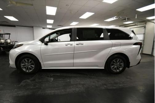 2024 Toyota Sienna XLE 7 Passenger