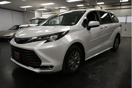 2024 Toyota Sienna XLE 7 Passenger