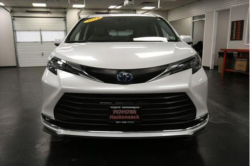 2024 Toyota Sienna XLE 7 Passenger
