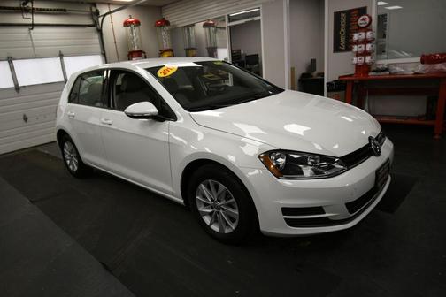 2017 Volkswagen Golf TSI S 4-Door