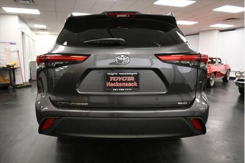 2022 Toyota Highlander L