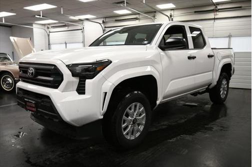 2025 Toyota Tacoma SR