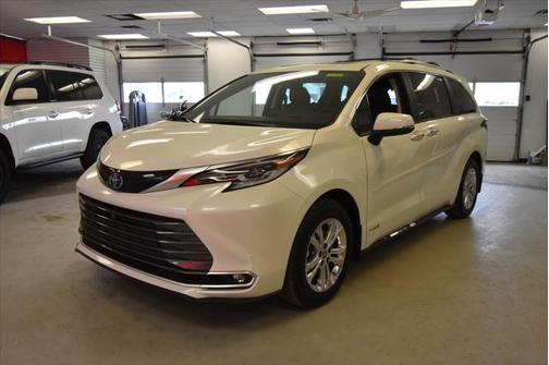 2021 Toyota Sienna Platinum 7 Passenger