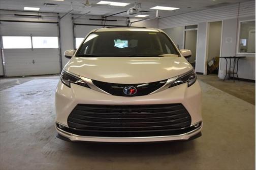 2021 Toyota Sienna Platinum 7 Passenger