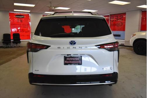 2021 Toyota Sienna Platinum 7 Passenger