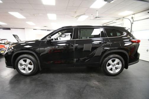 2022 Toyota Highlander L