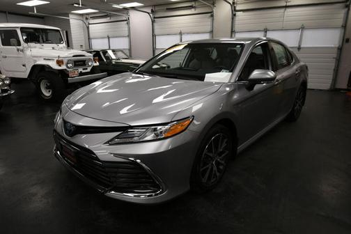 2023 Toyota Camry Hybrid XLE