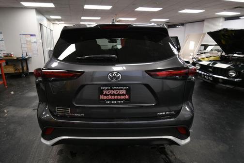 2024 Toyota Highlander XSE