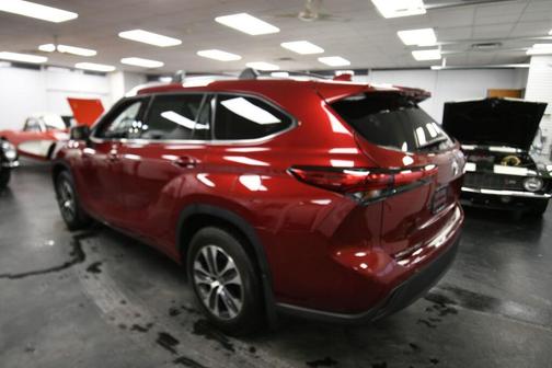 Ruby Flare Pearl 2021 Toyota Highlander XLE