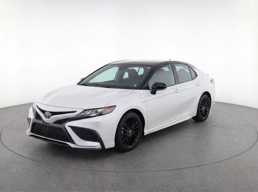 Wind Chill Pearl/Midnight Black Metallic 2023 Toyota Camry XSE