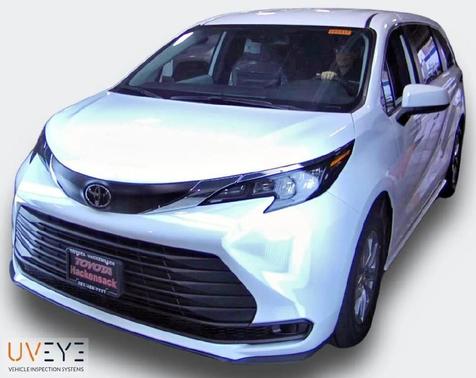 2026 Toyota Sienna LE