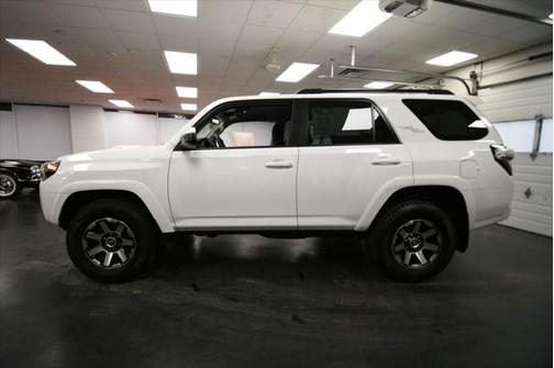 2024 Toyota 4Runner TRD Off Road