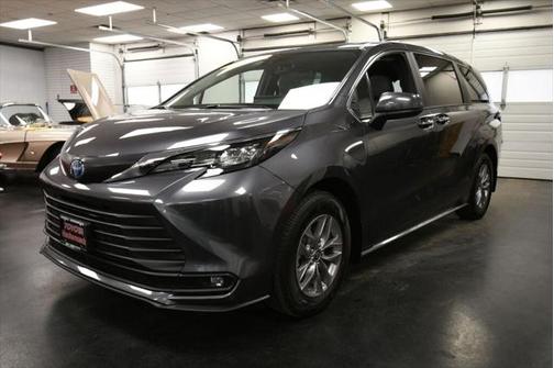 2025 Toyota Sienna XLE 7 Passenger