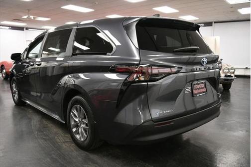 2025 Toyota Sienna XLE 7 Passenger