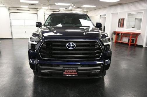 2024 Toyota Sequoia SR5