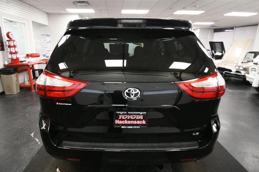 2015 Toyota Sienna LE