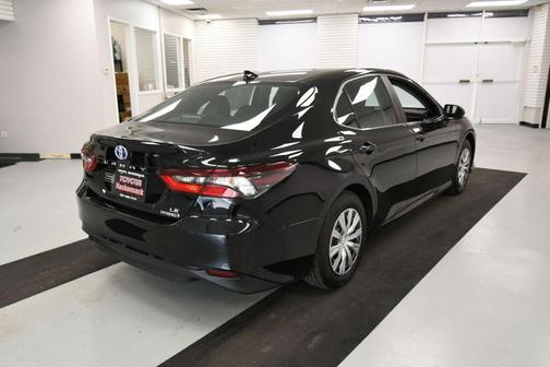 Midnight Black Metallic 2022 Toyota Camry LE