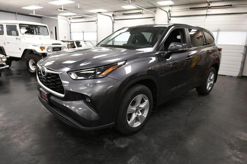 2024 Toyota Highlander LE