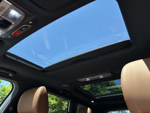 Glacial White Pearl 2023 Kia Telluride SX X-Pro