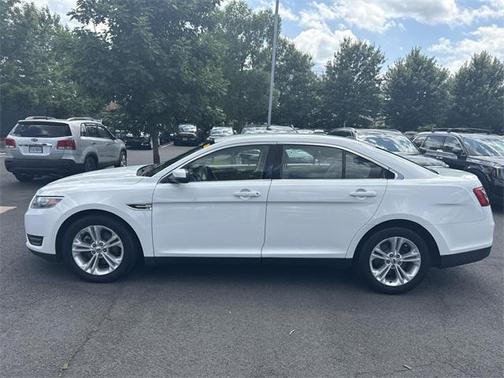 2016 Ford Taurus SEL