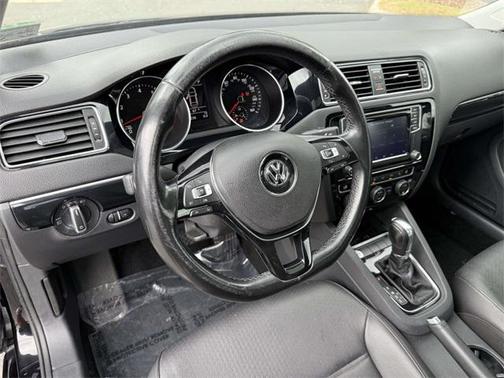 2017 Volkswagen Jetta 1.8T SEL