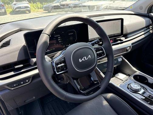 Aurora Black Pearl 2026 Kia Carnival Hybrid SX