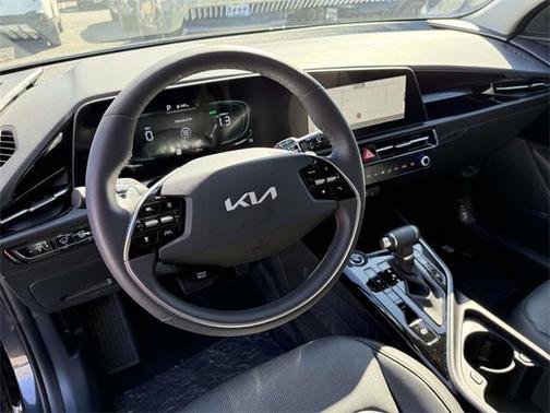 2025 Kia Niro SX