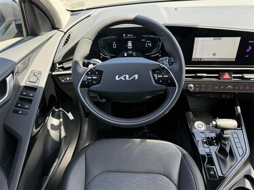2025 Kia Niro SX