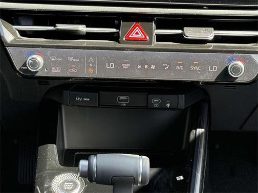 2025 Kia Niro SX