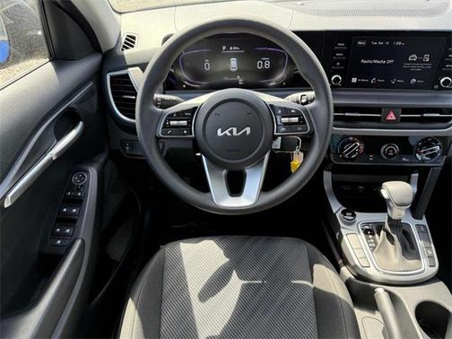 2025 Kia Seltos LX