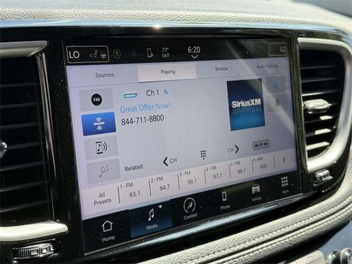2023 Chrysler Pacifica Hybrid Touring L