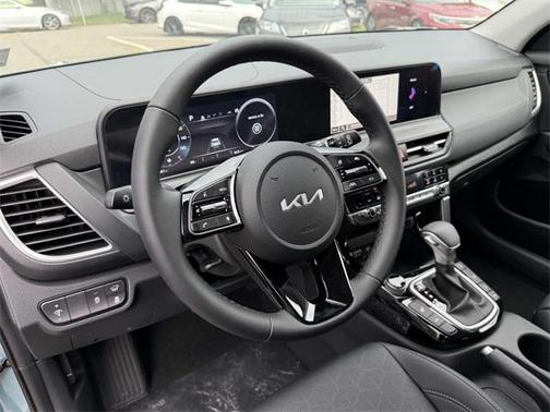 2025 Kia Seltos EX