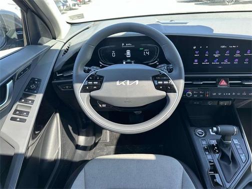 2025 Kia Niro SX