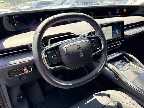 INFINITE BLACK MET CC 2026 Lincoln Nautilus Premiere