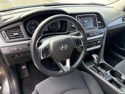2018 Hyundai SONATA SEL