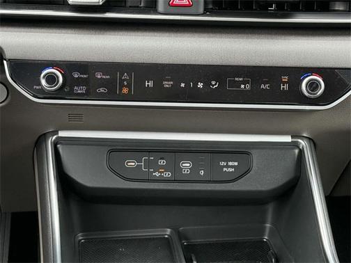 2025 Kia Carnival Hybrid SX