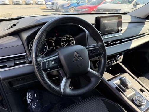 2024 Mitsubishi Outlander ES 2.5 S-AWC