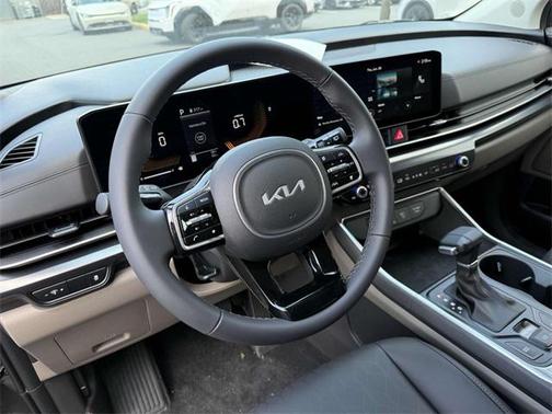 2025 Kia Carnival LXS