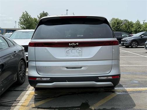 2023 Kia Carnival LX