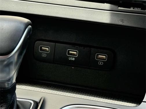 2023 Kia Carnival LX