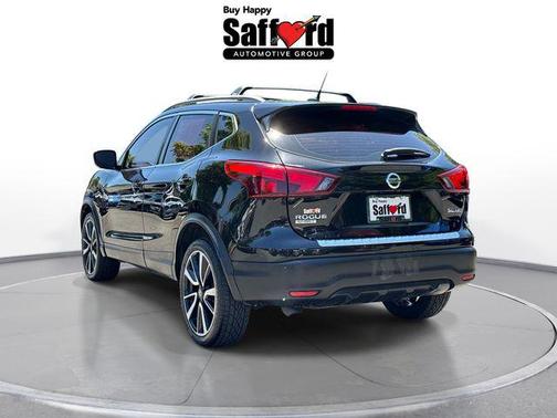 Magnetic Black 2017 Nissan Rogue Sport SL