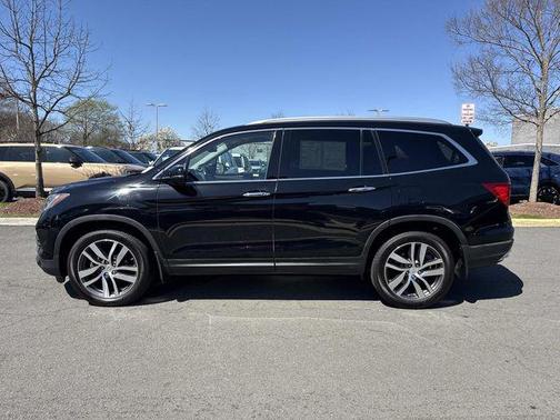 Black 2017 Honda Pilot Touring