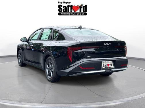 Aurora Black Pearl 2026 Kia K4 LXS