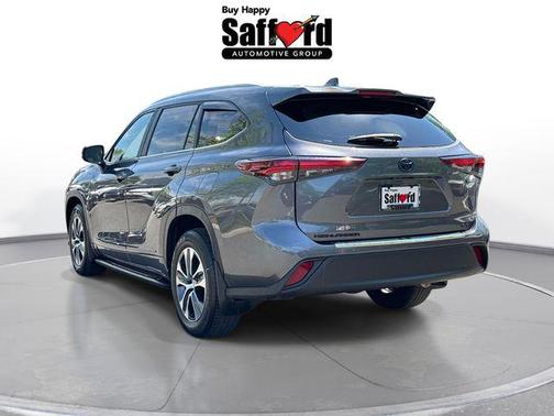 Magnetic Gray Metallic 2024 Toyota Highlander Hybrid XLE