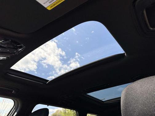 Glacial White Pearl 2027 Kia Telluride Hybrid SX