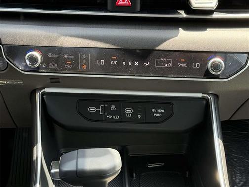 2025 Kia Carnival SX